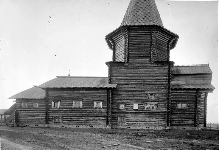 Церковь Петра и Павла, Кондратовская (Пучуга) (Верхнетоемский район, Архангельская область). архивная фотография, Южный фасад. Фото Владимирова В. М. 1910 г. из коллекции ГНИМА (https://goskatalog.ru/portal/#/collections?id=33788140)