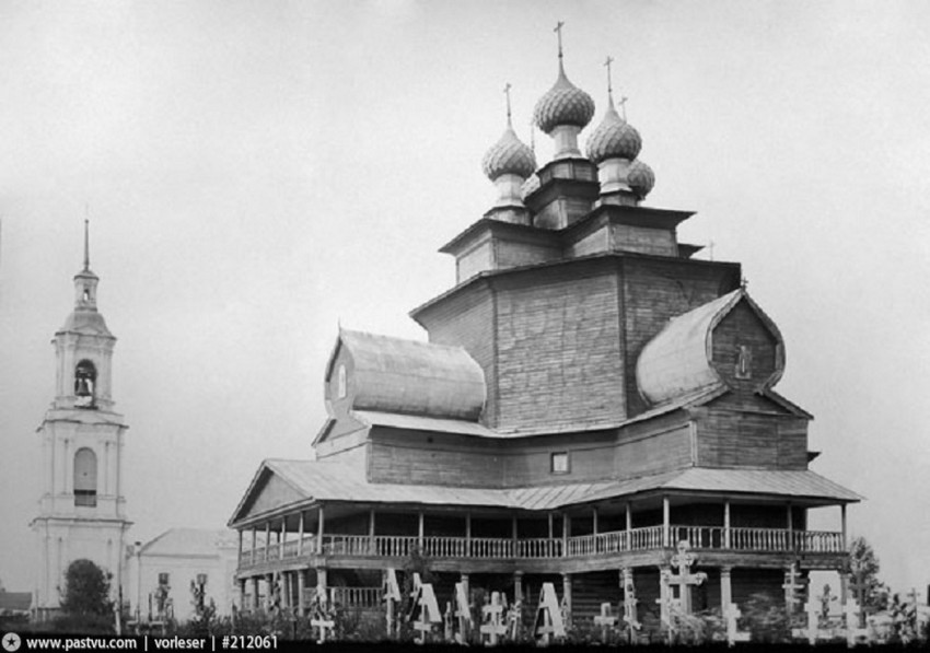 Берёзовец. Церковь Николая Чудотворца. архивная фотография, Николаевская церковь (деревянная утрачена) Автор:Орлов С.А.1900—1917.Направление съемки:северо-восток. с сайта  https://pastvu.com/p/212061