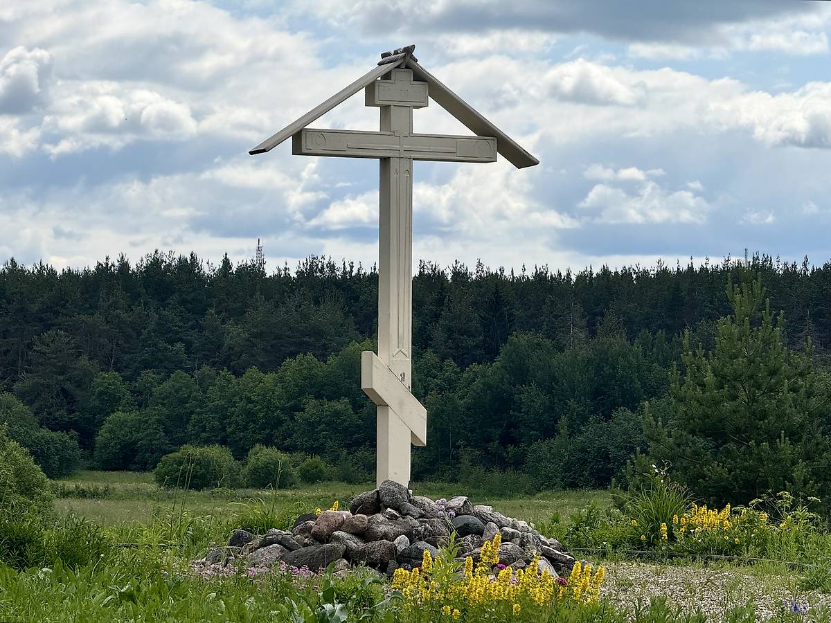 Крест на месте церкви, дополнительная информация. Церковь Николая Чудотворца (старая), Тарногский Городок (Тарногский район, Вологодская область)