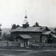 Церковь Николая Чудотворца (деревянная), Вид храма с севера, фрагмент фотографии К.Ф. Некрасова 1911-1913 гг, из фондов Государственного музея Архитектуры имени Щусева.<br>, Дракованова Кулига, урочище, Красноборский район, Архангельская область