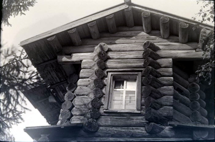 Церковь Николая Чудотворца (деревянная), Дракованова Кулига, урочище (Красноборский район, Архангельская область). архивная фотография, Верхняя часть апсиды Никольской церкви в с. Кулига Дракованова. Фото Чинякова А. Г. 1953 г. из коллекции ГНИМА. (ГК №38693845)