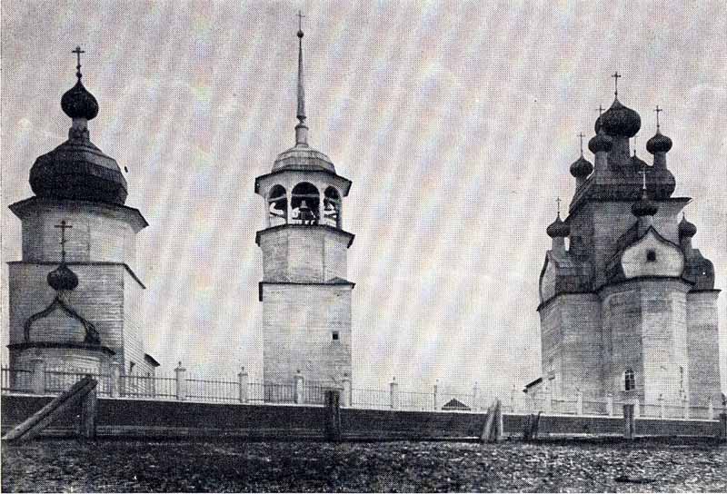 Церковь Преображения Господня, Чекуево (Онежский район, Архангельская область). архивная фотография,  Успенская церковь, колокольня, Преображенская церковь. Автор:Суслов В.В.