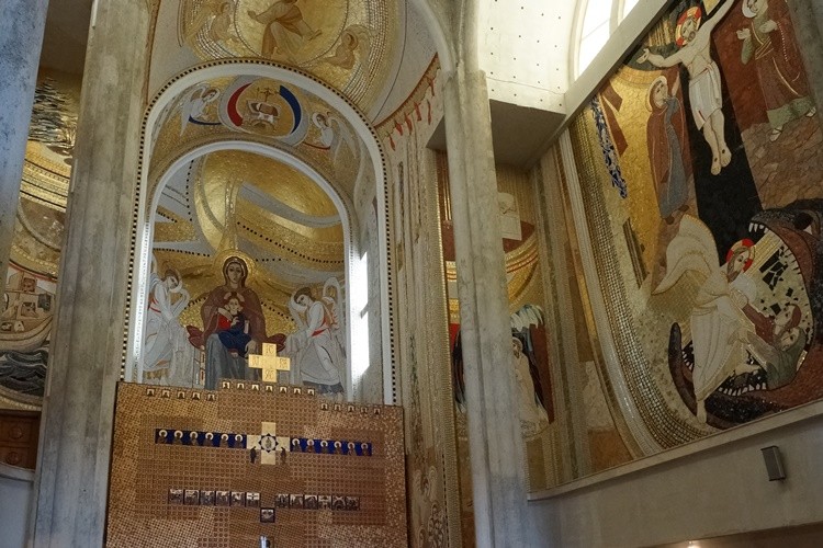 Церковь Рождества Пресвятой Богородицы, Клуж-Напока (Клуж, Румыния). интерьер и убранство