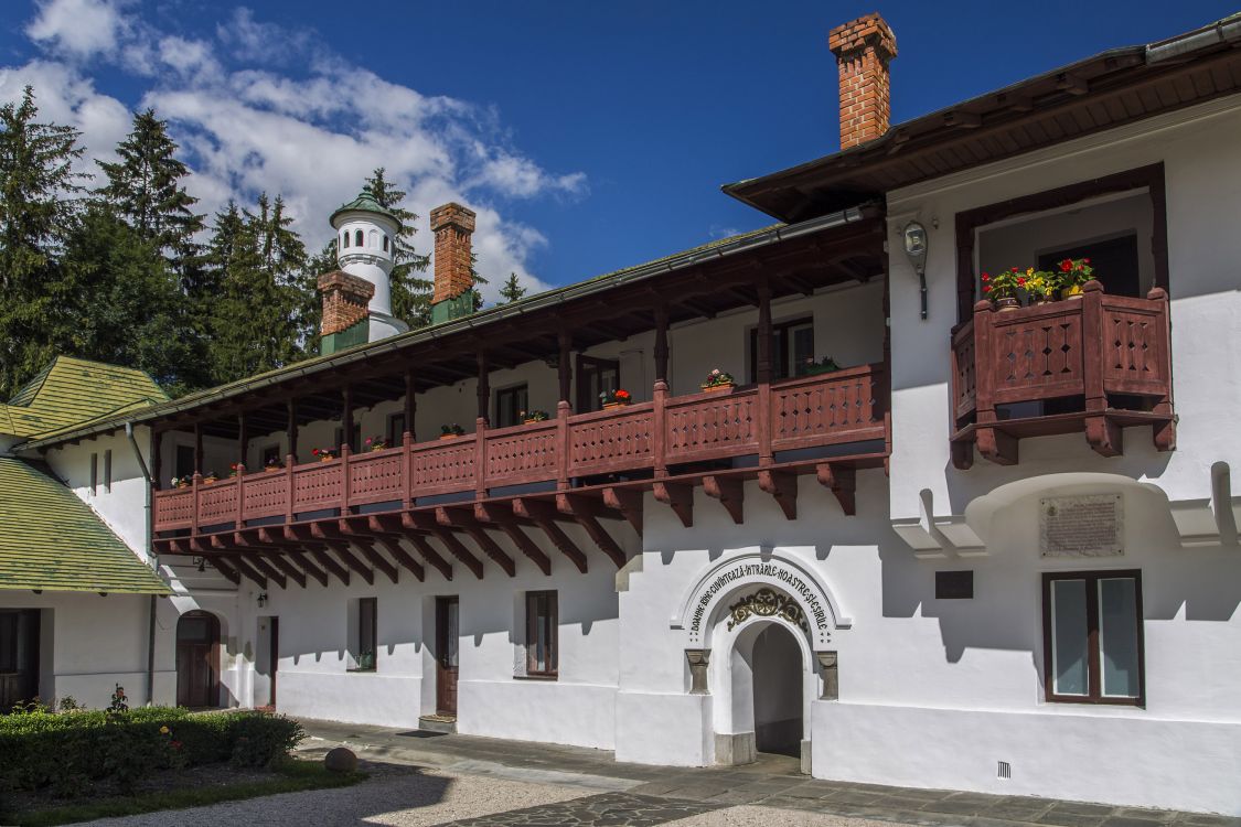 Монастырь Синая, Синая (Прахова, Румыния). фасады