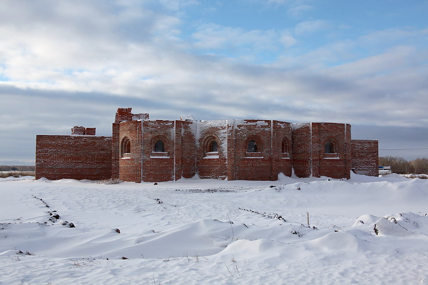 Церковь Сретения Господня (строящаяся), Еманжелинск (Еманжелинский район, Челябинская область). фасады, Трёхчастная апсида строящегося храма