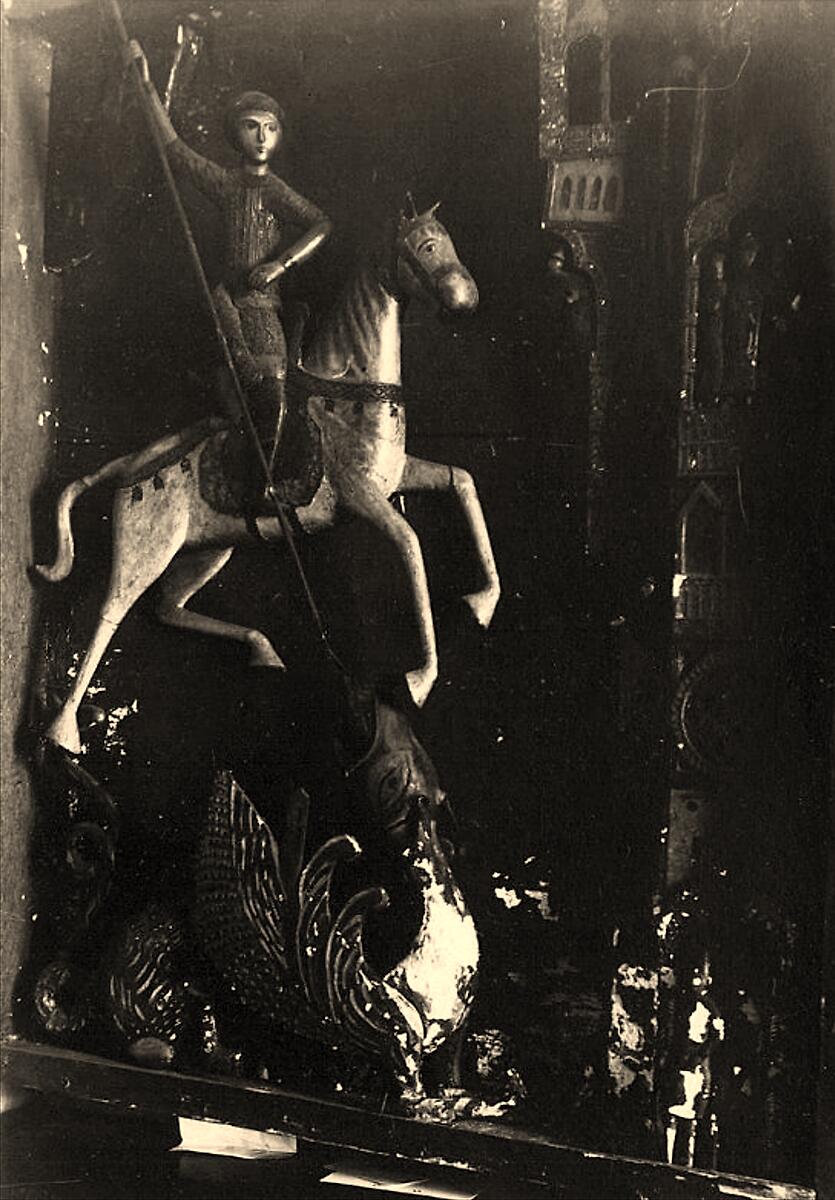 Резная икона "Чудо Георгия о змие" начала XVII в. Фото Н.А. Шабунина, 1904 г. В том же году икона вывезена в Архангельское Древлехранилище. МАЭ 974/35., архивная фотография. Собор Рождества Пресвятой Богородицы, Мезень (Мезенский район, Архангельская область)