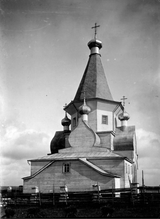 Церковь Успения Пресвятой Богородицы, Михайловская (Суландский погост) (Шенкурский район, Архангельская область). архивная фотография, Церковь Успения Пресвятой Богородицы, 1900 г.