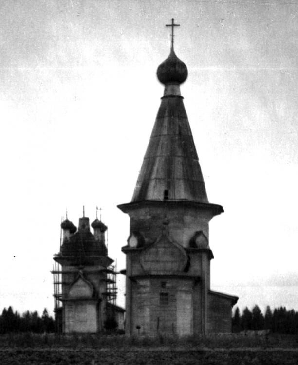 Церковь Воздвижения Креста Господня, Макарьино (Кожа, Кожский погост) (Онежский район, Архангельская область). архивная фотография, Вид на храм с востока, фотография 1970-х годов с сайта arni.petrsu.ru