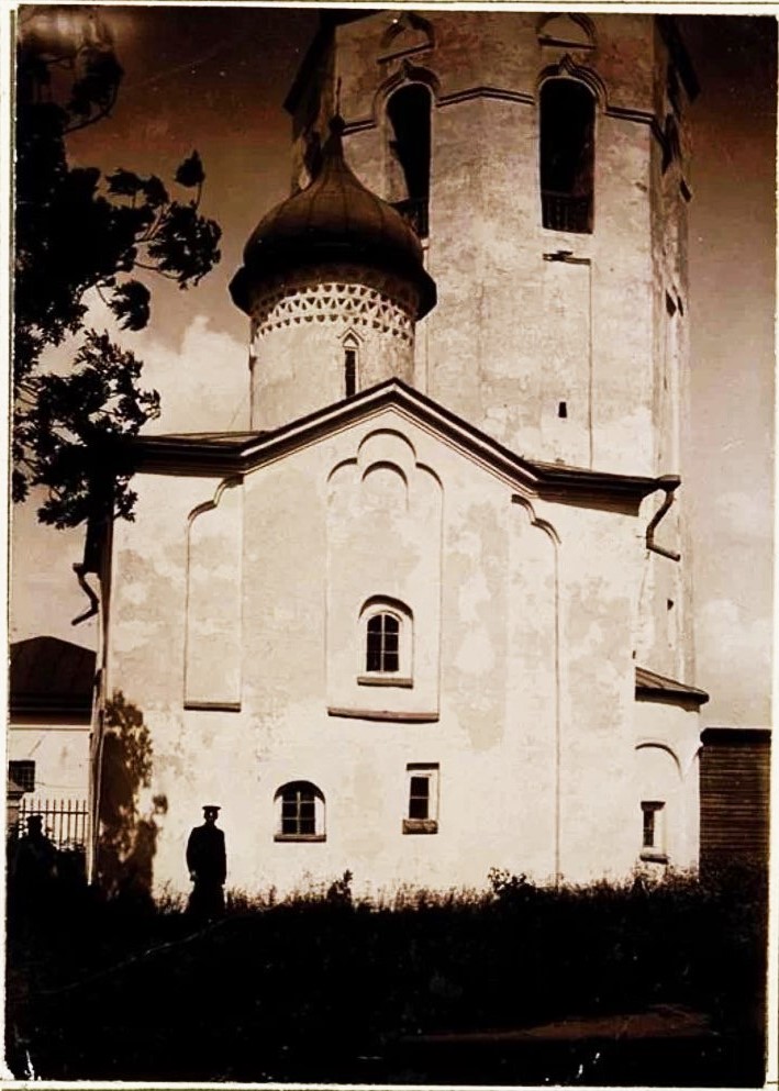 Церковь Успения Пресвятой Богородицы в Кремле, Гдов (Гдовский район, Псковская область). архивная фотография, Фото  Григорьев Николая Кирилловича 1914-1915 гг. из фондов Музея при Российской академии художеств. (Музейный № Ф-13231)