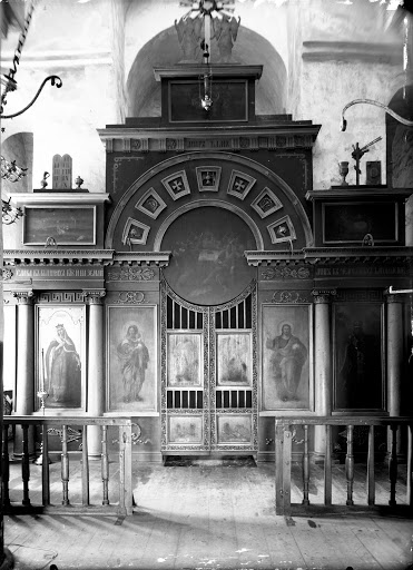 Церковь Николая Чудотворца, Ольгин Крест, урочище (Сланцевский район, Ленинградская область). архивная фотография, Вид на иконостас.Фото из коллекции Тартуского Университета. Середина 1930-х годов. (Сайт www.narova.eu)
