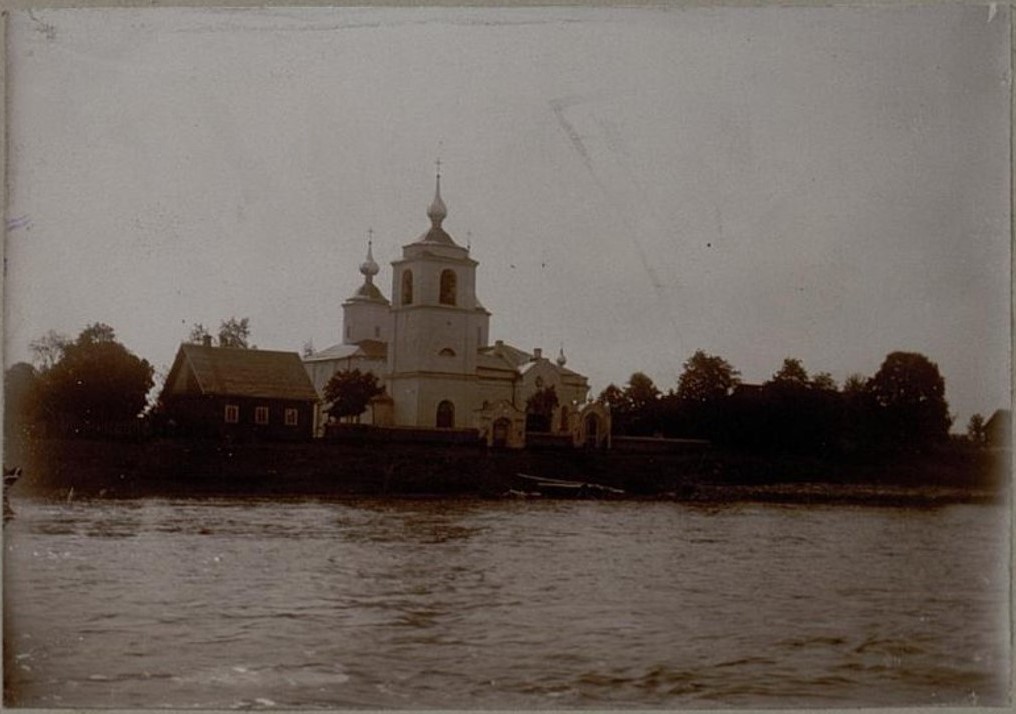 Церковь Николая Чудотворца, Ольгин Крест, урочище (Сланцевский район, Ленинградская область). архивная фотография, Общий вид. Фото Григорьева Н. К. 1913 г. из фондов музея при Российской академии художеств. (Музейный № Ф-14830)