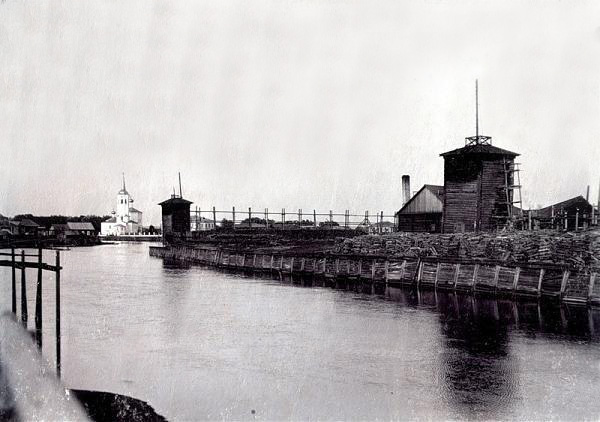 Собор Рождества Христова, Дедюхин (акватория Камского водохранилища) (Березники, город, Пермский край). архивная фотография, Фотография со стенда «Усольский историко-архитектурный музей «Палаты Строгановых»