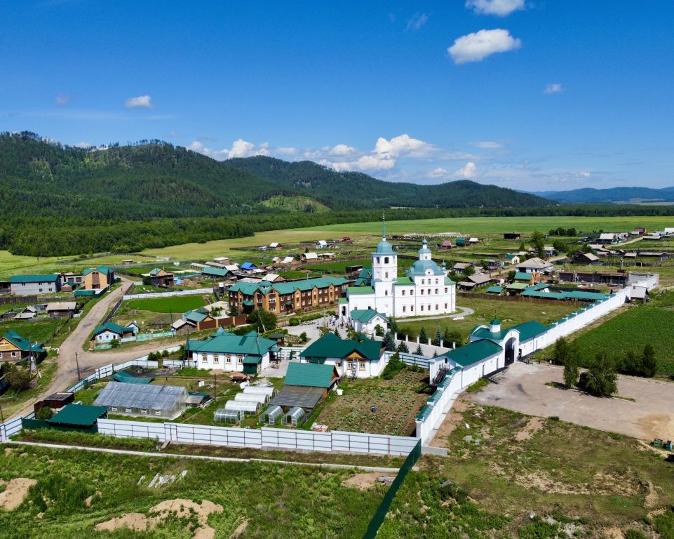 Батурино. Сретенский женский монастырь. общий вид в ландшафте, Вид с юга