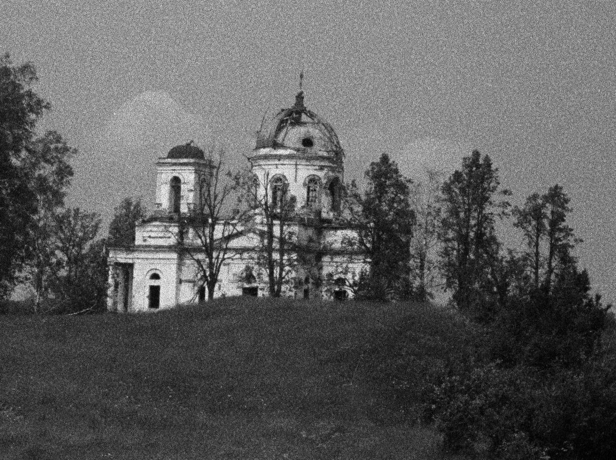 Церковь Троицы Живоначальной при Кайдановской фабрике, Александровка, урочище (СНТ Поляны-2) (Всеволожский район, Ленинградская область). архивная фотография, Южный фасад храма. Фото 1942 г. из фондов SA-KUVA (Финский военный фотоархив)