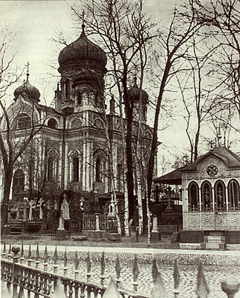 Церковь Митрофана Воронежского на Митрофаниевском православном кладбище, Адмиралтейский район (Санкт-Петербург, г. Санкт-Петербург). архивная фотография, Фото с сайта http://www.citywalls.ru/house15837.html?s=djs4vbc87og52o90def3db6vk1