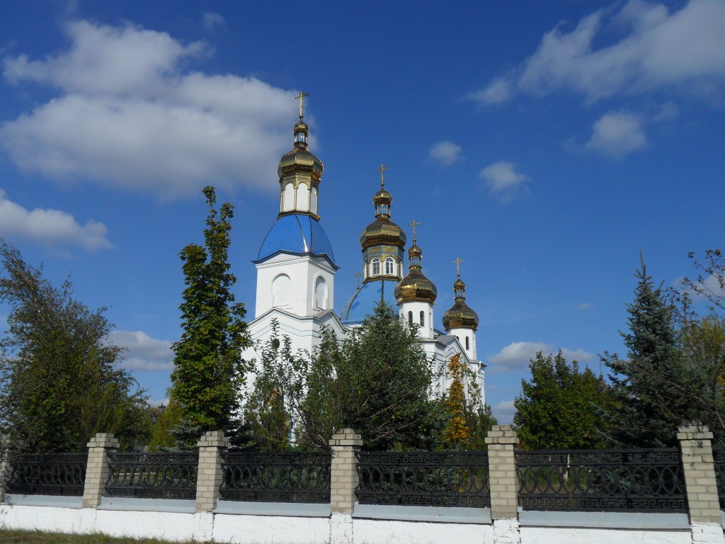 Кафедральный собор Рождества Пресвятой Богородицы, Ровеньки (Ровеньки, город, Украина, Луганская область). фасады