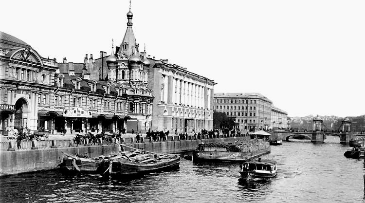 Церковь Воскресения Христова при благотворительных заведениях графа Апраксина, Центральный район (Санкт-Петербург, г. Санкт-Петербург). архивная фотография, Фото с сайта http://www.citywalls.ru/house2358.html?s=asluhg9jobm7antnnvgu4njm85