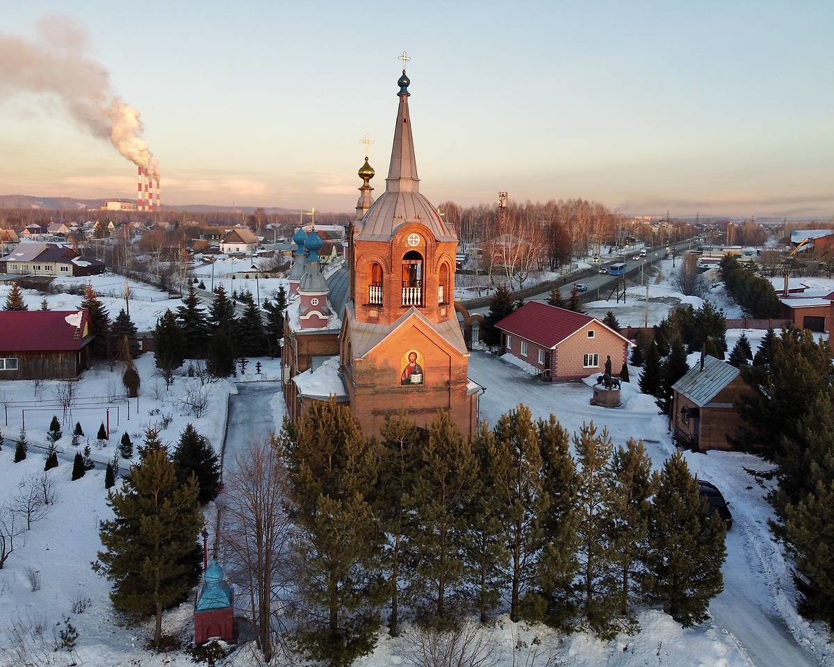 Вид с запада, фасады. Пантелеимоновский мужской монастырь. Церковь Пантелеимона Целителя, Безруково (Новокузнецкий район и г. Новокузнецк, Кемеровская область)