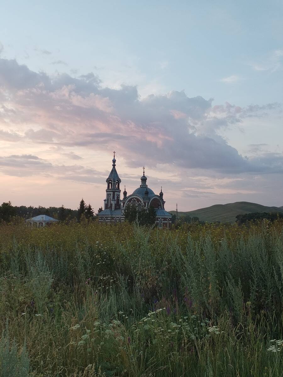 Андреевский мужской монастырь. Церковь Михаила Архангела, Андреевка (Саракташский район, Оренбургская область). общий вид в ландшафте