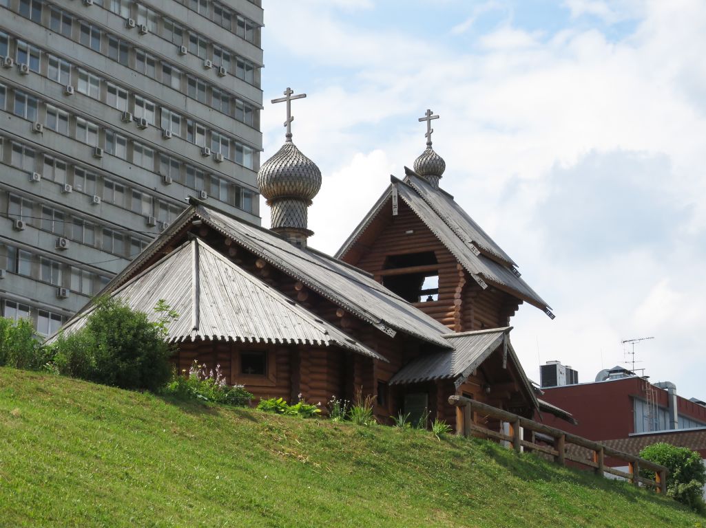 Церковь Нины равноапостольной, Черёмушки (Юго-Западный административный округ (ЮЗАО), г. Москва). фасады
