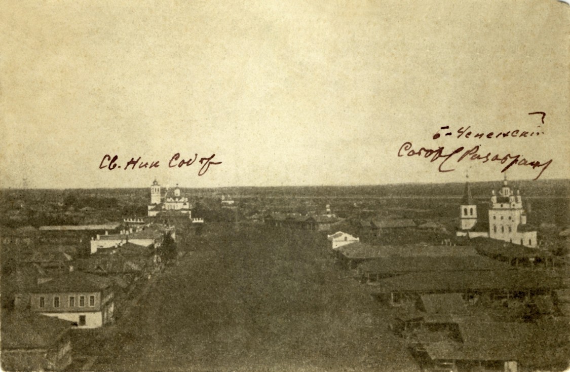 Церковь Успения Пресвятой Богородицы, Тара (Тарский район, Омская область). архивная фотография, Базарная площадь. Вид с колокольни Пятницкой церкви 1903-1905 г.г. Открытка из набора, изданного К.И. Борисовым в Таре в типографии В.Н. Жмаева. Из фондов Тарского историко-краеведческого музея