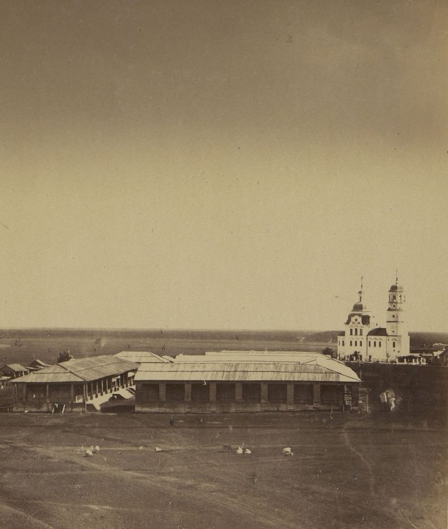 Церковь Параскевы Пятницы, Тара (Тарский район, Омская область). архивная фотография, Параскевиевская (Пятницкая) церковь, фото 1886-1888 г.г. (фрагмент). Одна из четырёх самых старых выявленных фотографий города Тары. Автор: Ф.С. Лахмайер. Скан оригинала из Научного архива Русского географического общества