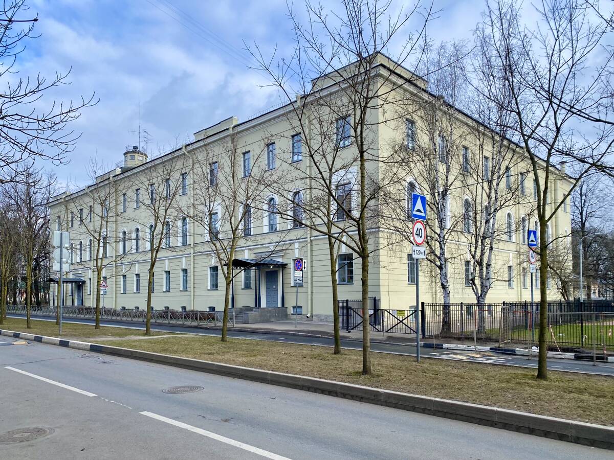 Домовая церковь Покрова Пресвятой Богородицы при бывшем Царскосельском женском училище духовного ведомства, Пушкин (Царское Село) (Санкт-Петербург, Пушкинский район, г. Санкт-Петербург). фасады, Вид с Московской улицы