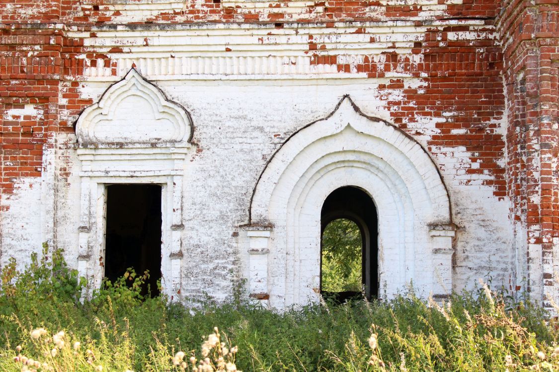 Церковь Смоленской иконы Божией Матери, Румянцево, урочище (Комсомольский район, Ивановская область). архитектурные детали