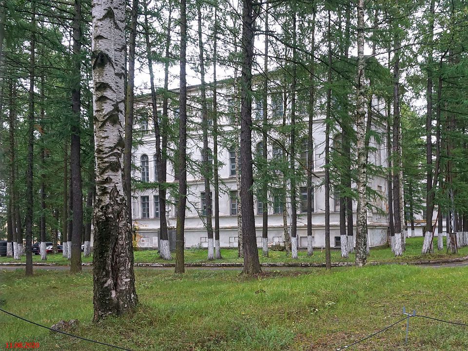Домовая церковь Иоанна Богослова при бывшей Олонецкой Духовной семинарии, Петрозаводск (Петрозаводск, город, Республика Карелия). общий вид в ландшафте