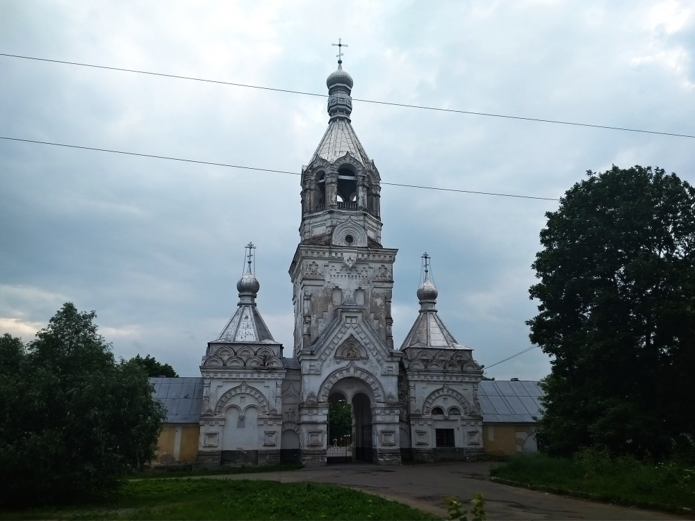 Великий Новгород. Десятинный монастырь. Колокольня. фасады