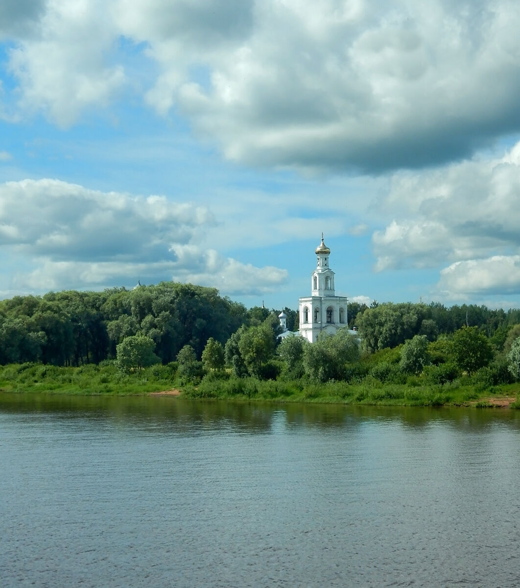 Юрьев мужской монастырь. Колокольня, Юрьево (Великий Новгород, город, Новгородская область). общий вид в ландшафте