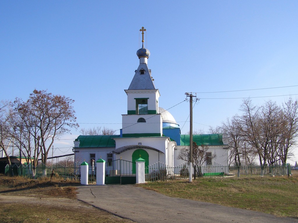 Церковь Алексия, человека Божия, Александровка (Матвеево-Курганский район, Ростовская область). фасады, Вид с запада. Главный вход в храм.