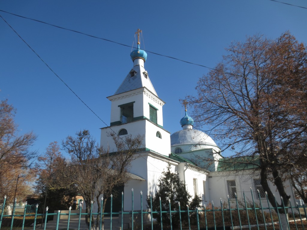 Александровка. Церковь Алексия, человека Божия. фасады