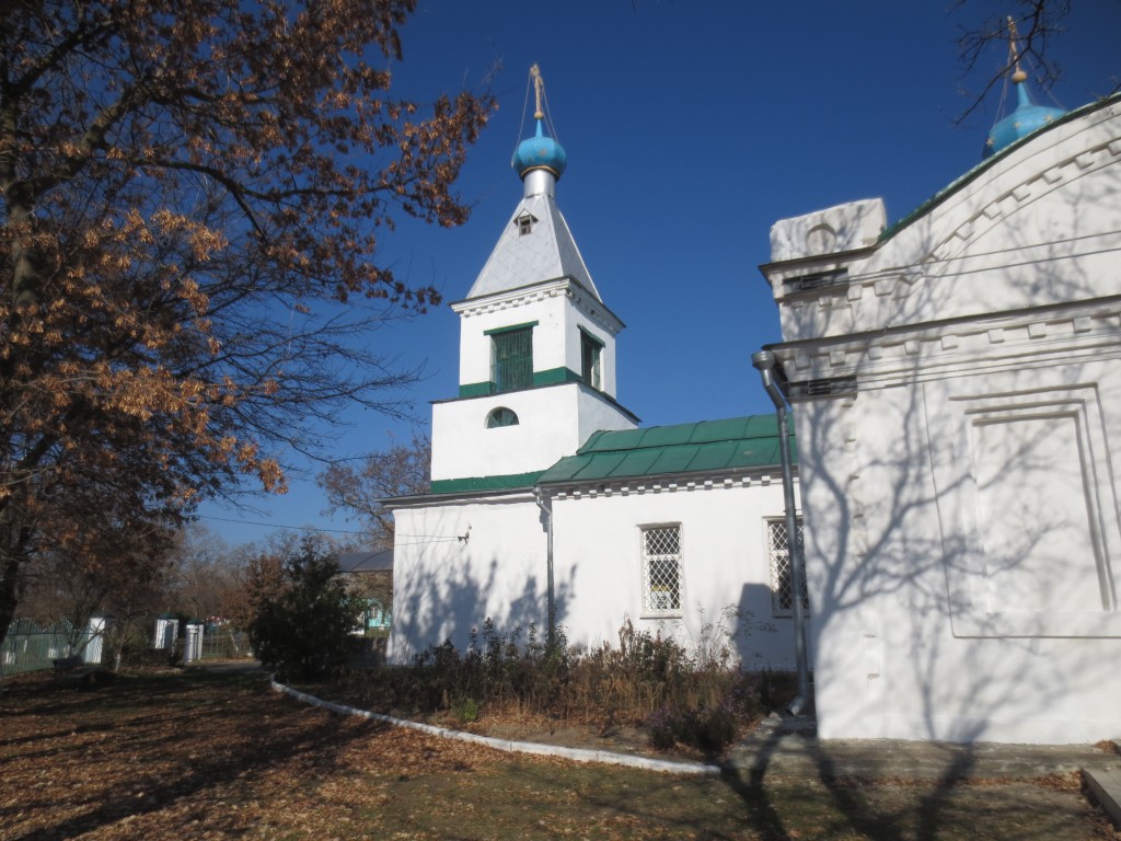 Александровка. Церковь Алексия, человека Божия. фасады