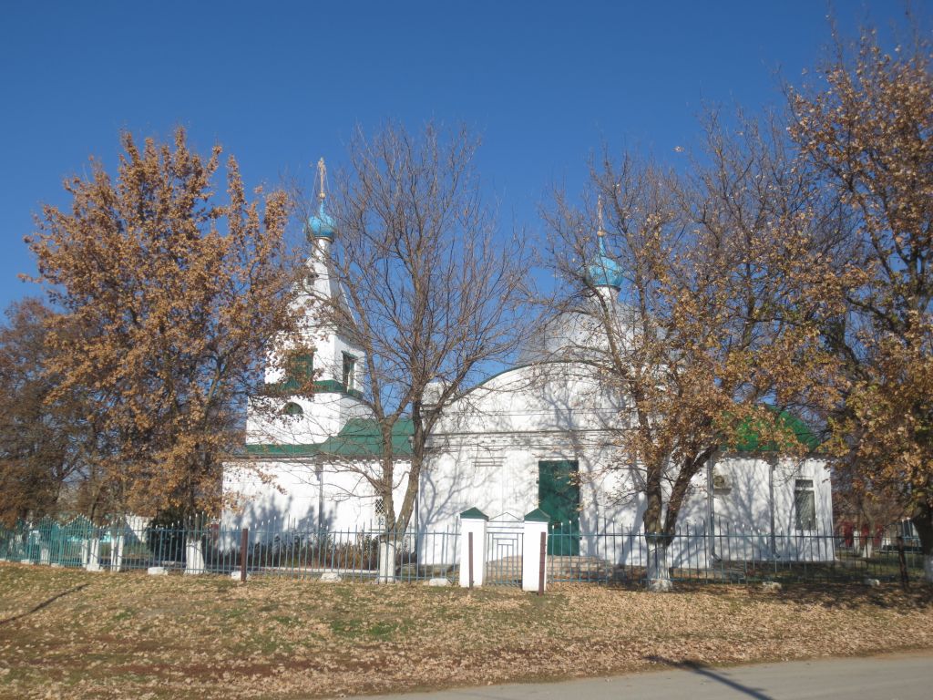 Александровка. Церковь Алексия, человека Божия. фасады