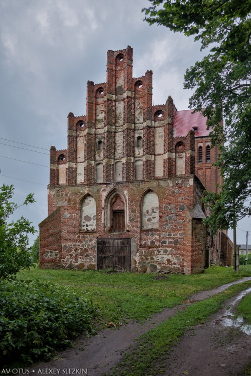 Дружба (Алленбург). Неизвестная церковь. фасады