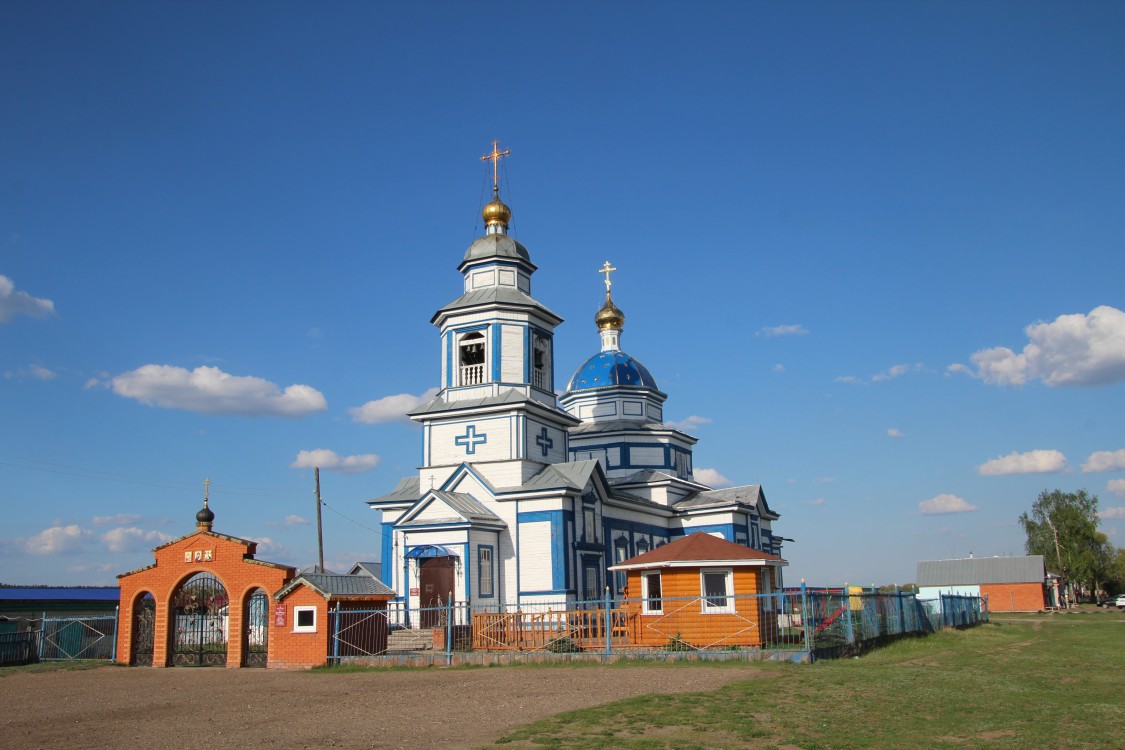 Луцкое. Церковь Казанской иконы Божией Матери. фасады