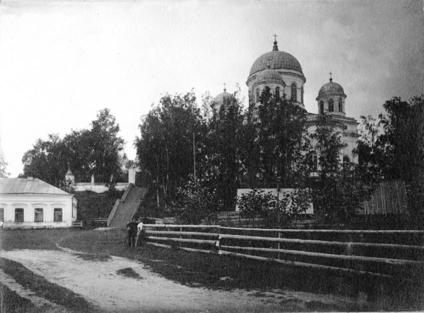 Церковь Успения Пресвятой Богородицы, Пучеж (Пучежский район, Ивановская область). архивная фотография, 1913 год фото  сайта https://pastvu.com/p/418531