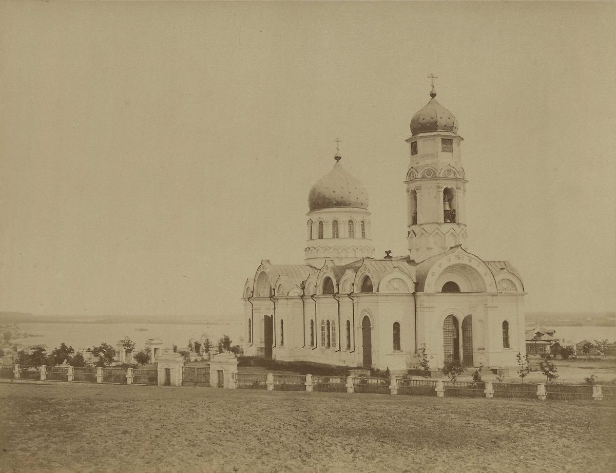 Фото из альбома "Виды Саратовской губернии" 1881 года, архивная фотография. Церковь Покрова Пресвятой Богородицы, Вольск (Вольский район, Саратовская область)