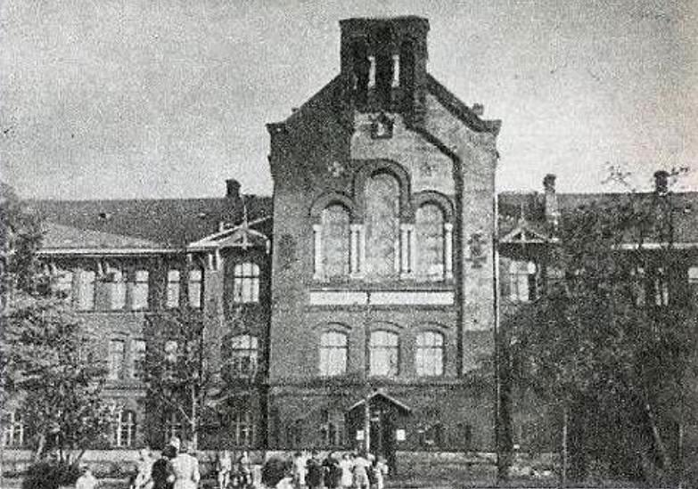 Домовая церковь Рождества Христова при бывшем Мариинском приюте Варшавского русского благотворительного общества в Сельцах, Варшава (Мазовецкое воеводство, Польша). архивная фотография, Фото с сайта http://www.sielce.waw.pl/forum/szpital-na-chelmskiej-t86.html