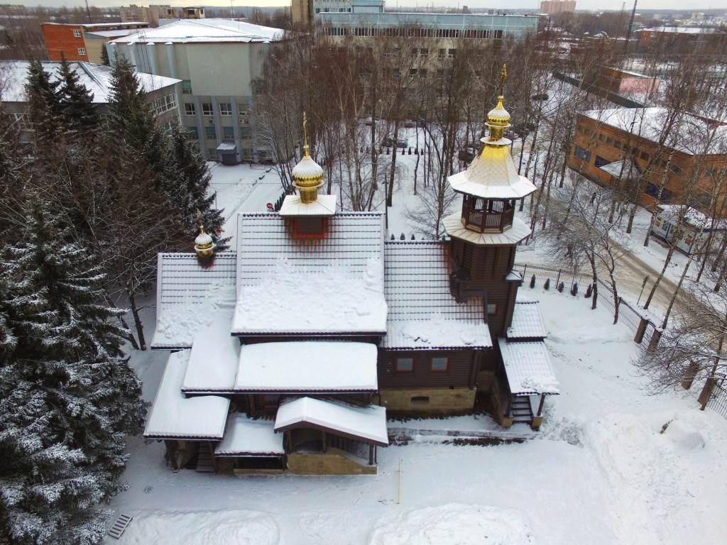 Церковь Спаса Всемилостивого, Сергиев Посад (Сергиево-Посадский городской округ, Московская область). общий вид в ландшафте, Вид с севера, фото с квадрокоптера