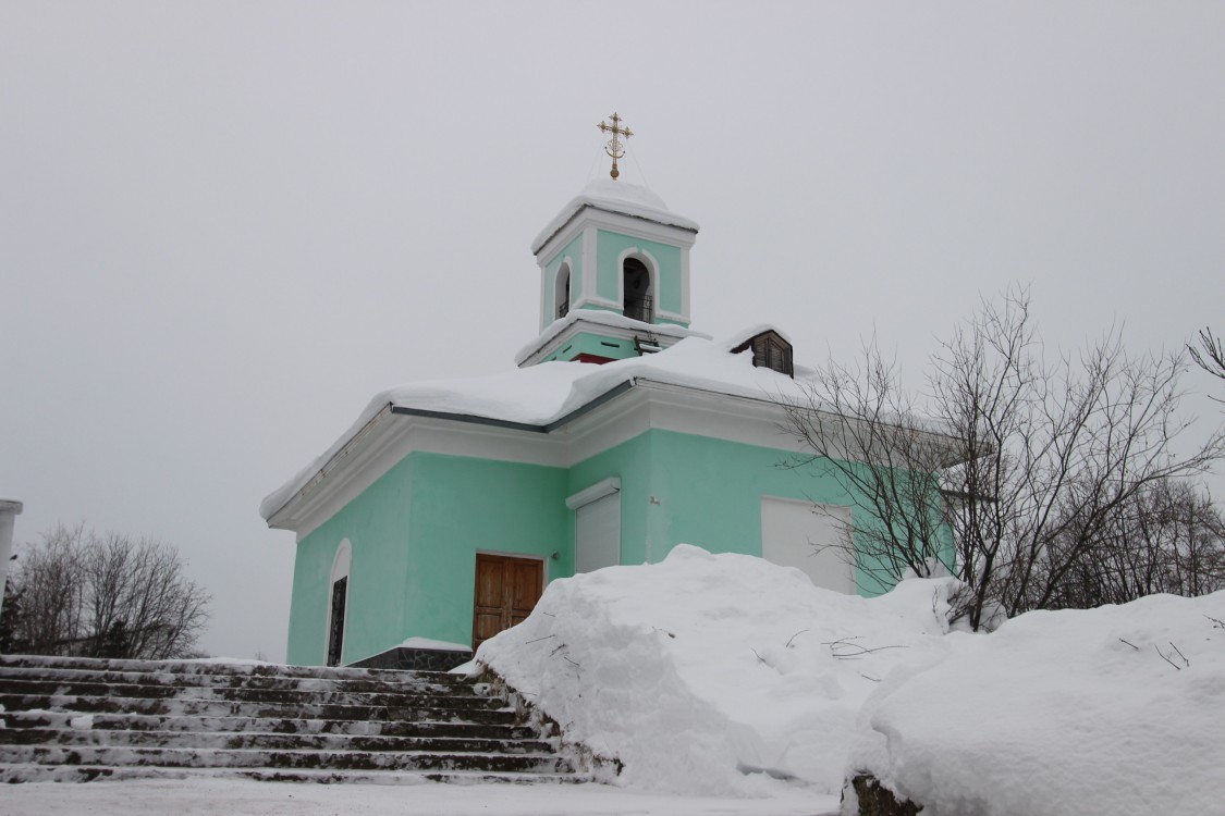 Кола. Церковь Феодоры Константинопольской на старом Мурманском городском кладбище. фасады