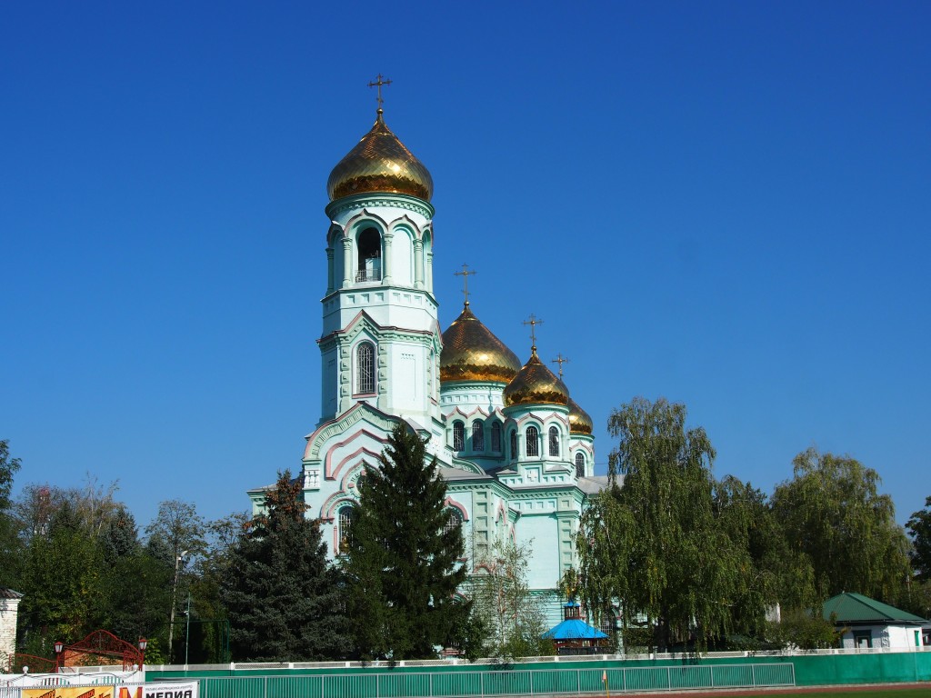 Курганинск. Церковь Вознесения Господня. документальные фотографии, Фото сделано со стороны стадиона