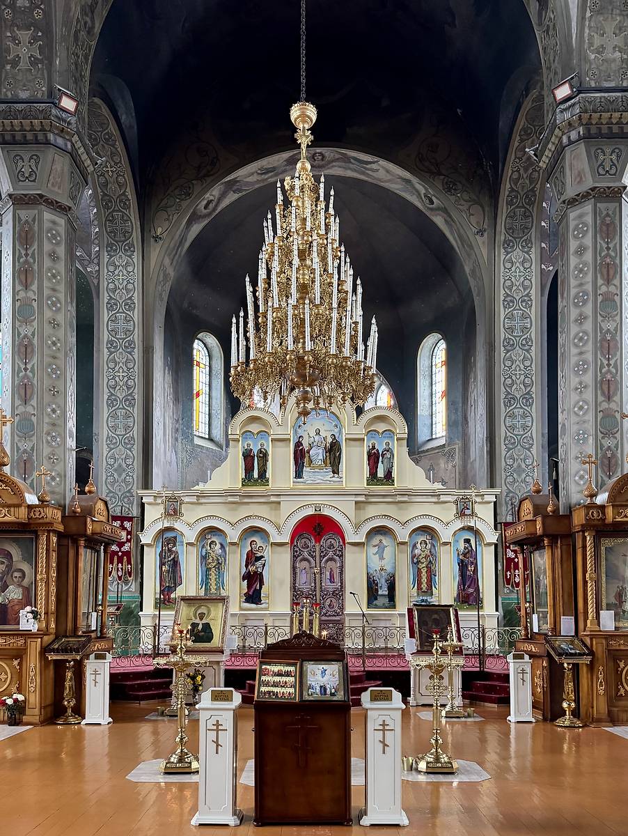 Главный иконостас, интерьер и убранство. Церковь Вознесения Господня, Курганинск (Курганинский район, Краснодарский край)