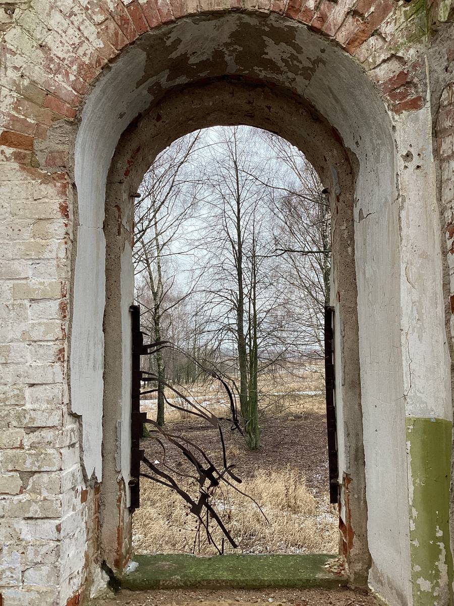 Фрагменты оконных решеток, интерьер и убранство. Церковь Михаила Архангела, Острецово (Заокский район, Тульская область)