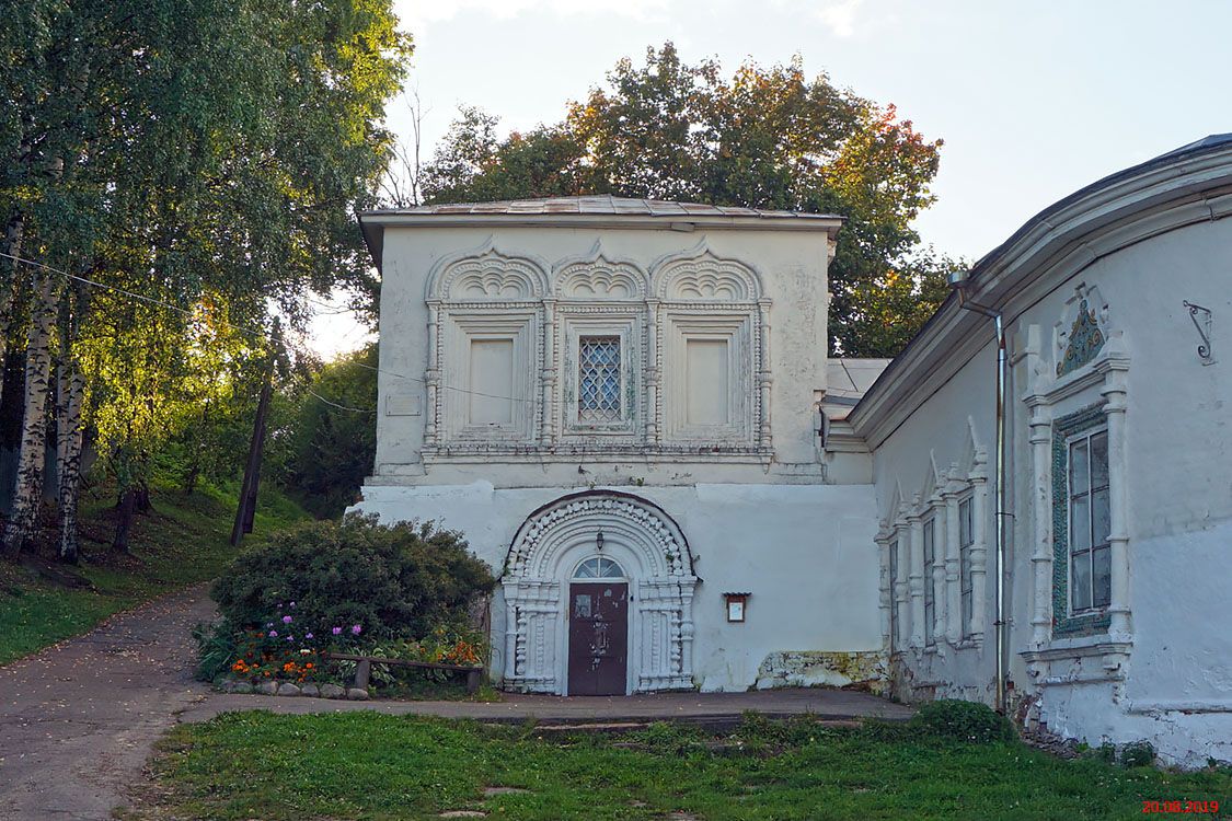 Юрьевец. Церковь Благовещения Пресвятой Богородицы. фасады, Перспективный портал храма, перенесен на Церковь Богоявления Господня