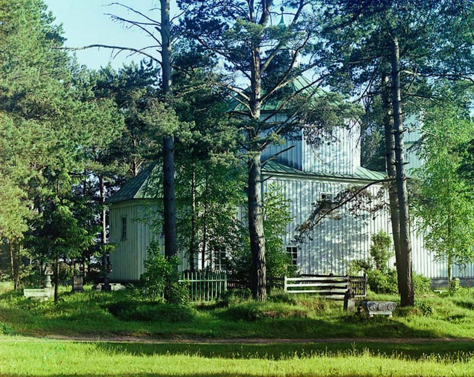 Зубцов. Церковь Казанской иконы Божией Матери, что в Бору. архивная фотография, С. М. Прокудин-Горский. Погост в бору в 1 в. от Зубцова по Волге. Лето 1910 года.Казанская кладбищенская церковь, что в Бору. рестав.: Прохоров Сергей. с http://prokudin-gorskiy.ru/image.php?ID=525