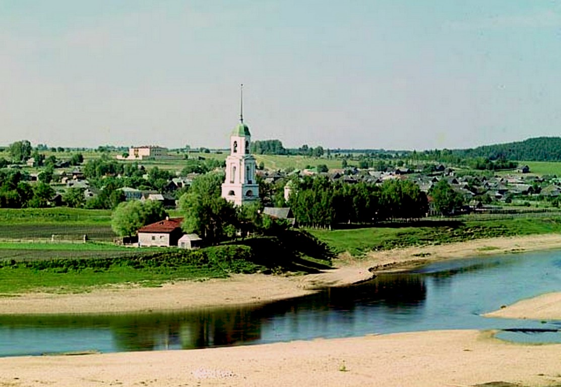 Зубцов. Церковь Спаса Преображения. архивная фотография, С. М. Прокудин-Горский. Заволжская сторона. г. Зубцов. Лето 1910 года. В центре колокольня Преображенской церкви.  рестав.: Прохоров Сергей. с сайта http://prokudin-gorskiy.ru/image.php?ID=523