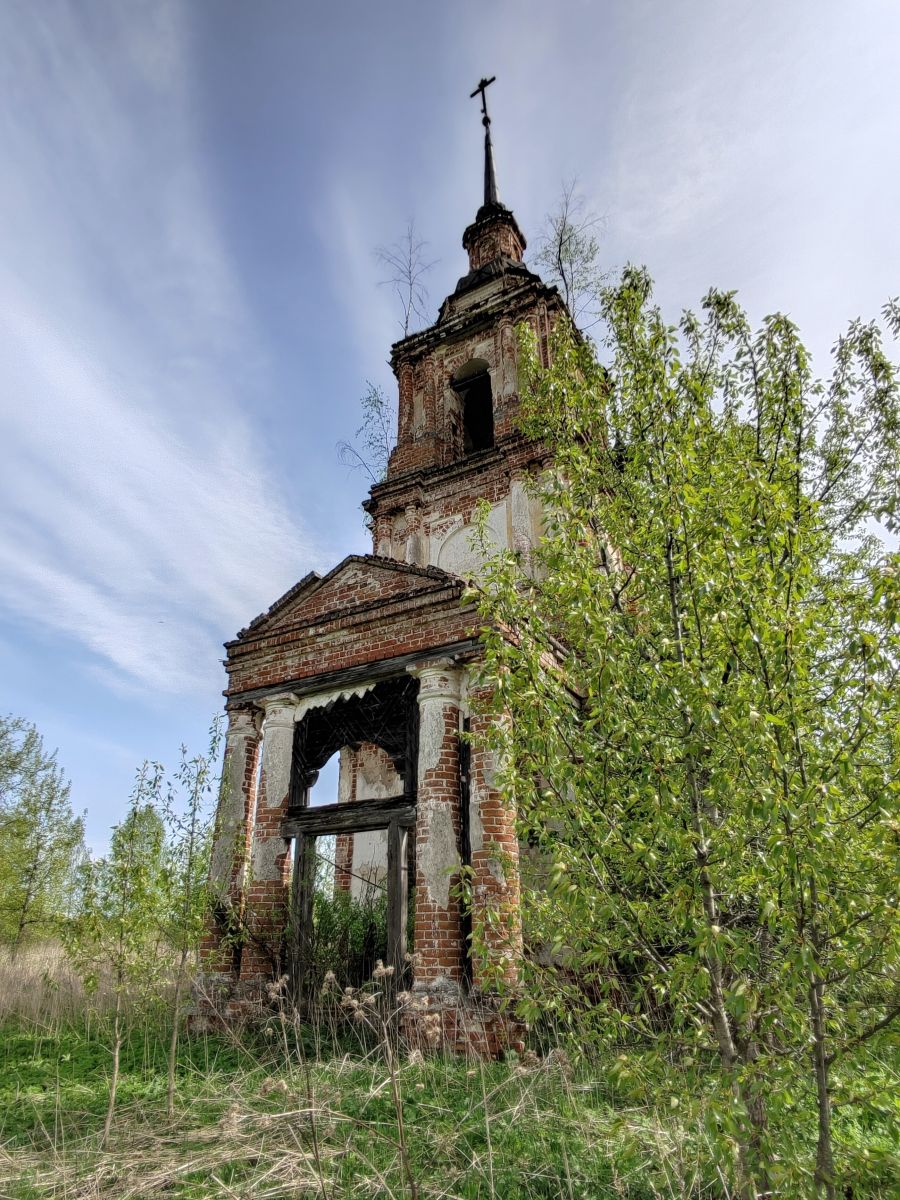 Церковь Троицы Живоначальной, Олифино (Галичский район, Костромская область). архитектурные детали