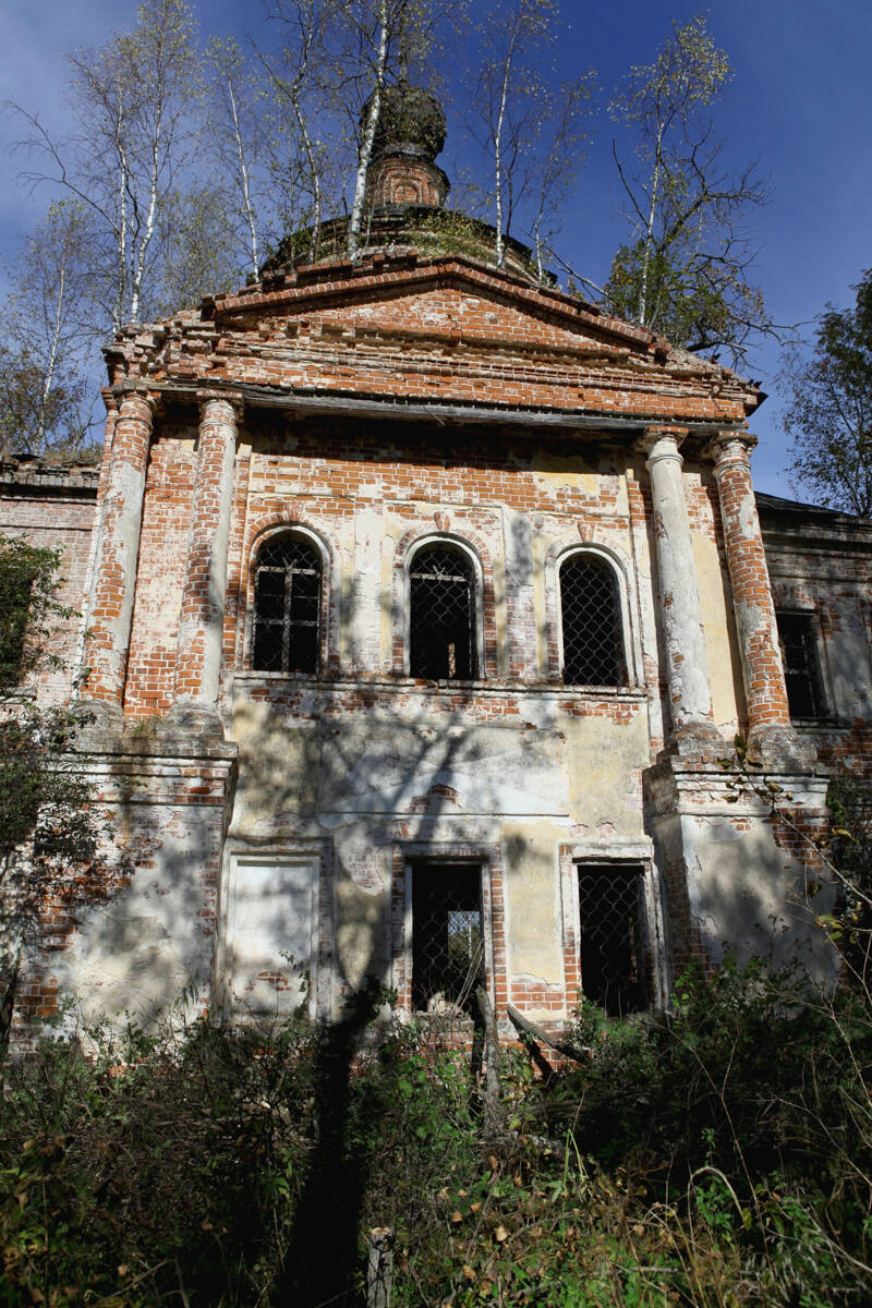 Церковь Троицы Живоначальной, Олифино (Галичский район, Костромская область). архитектурные детали